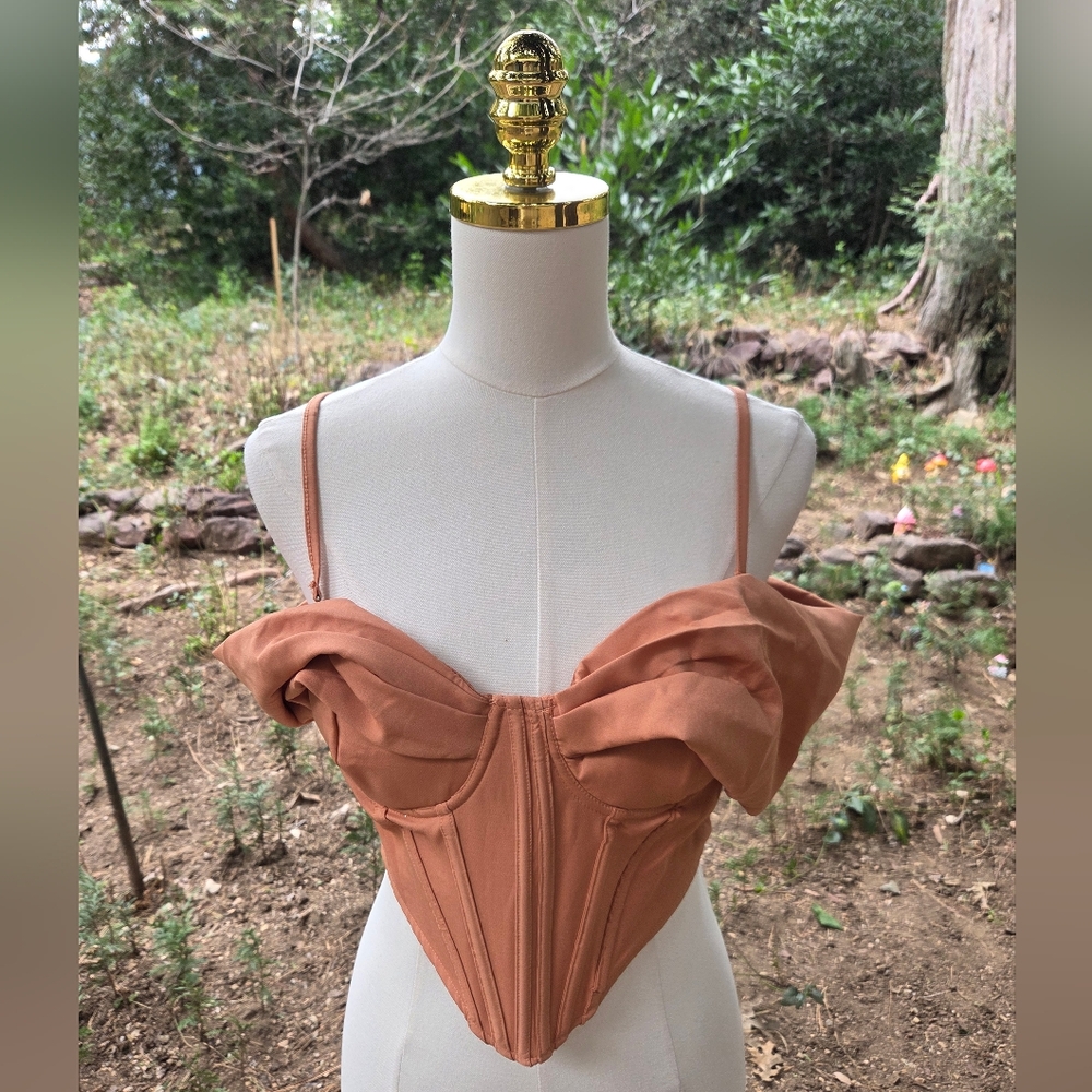 Windsor‎ Elegant Peach Off-Shoulder Corset Top